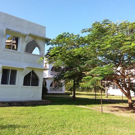 Royal Palms Apartment A4 モンバサ エクステリア 写真
