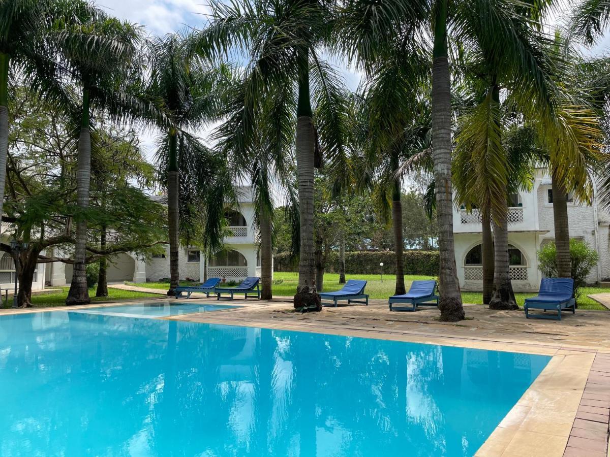 Royal Palms Apartment A4 モンバサ エクステリア 写真