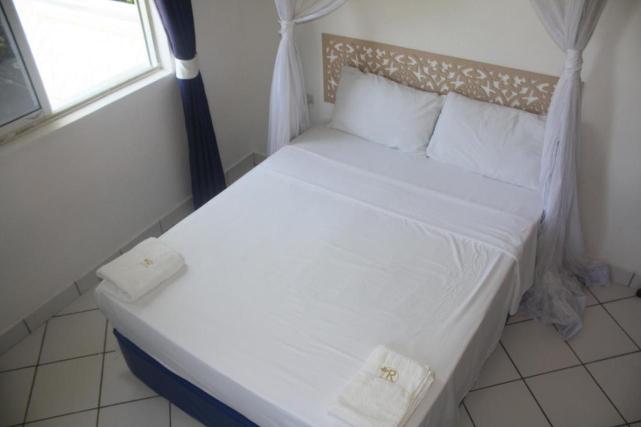 Royal Palms Apartment A4 モンバサ エクステリア 写真