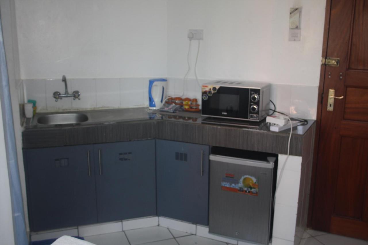 Royal Palms Apartment A4 モンバサ エクステリア 写真