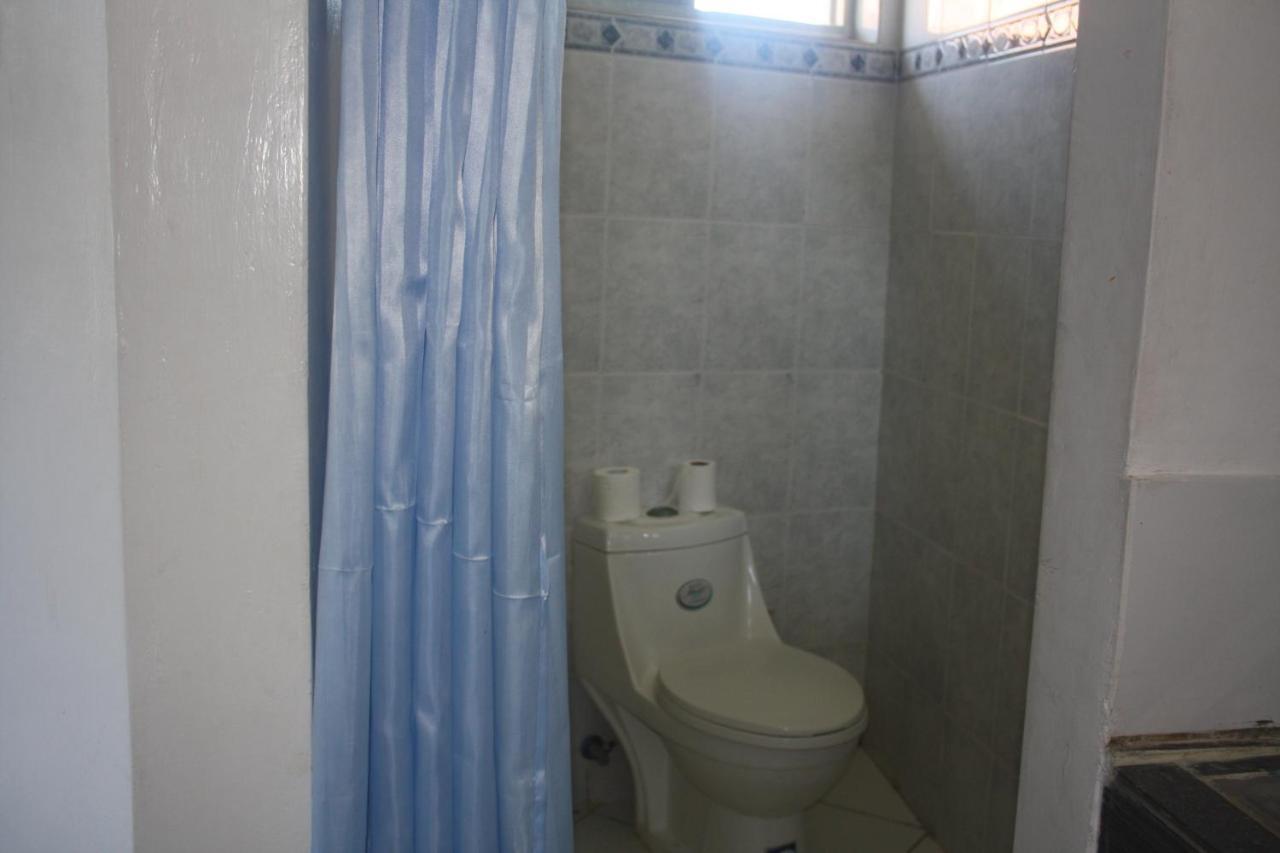 Royal Palms Apartment A4 モンバサ エクステリア 写真